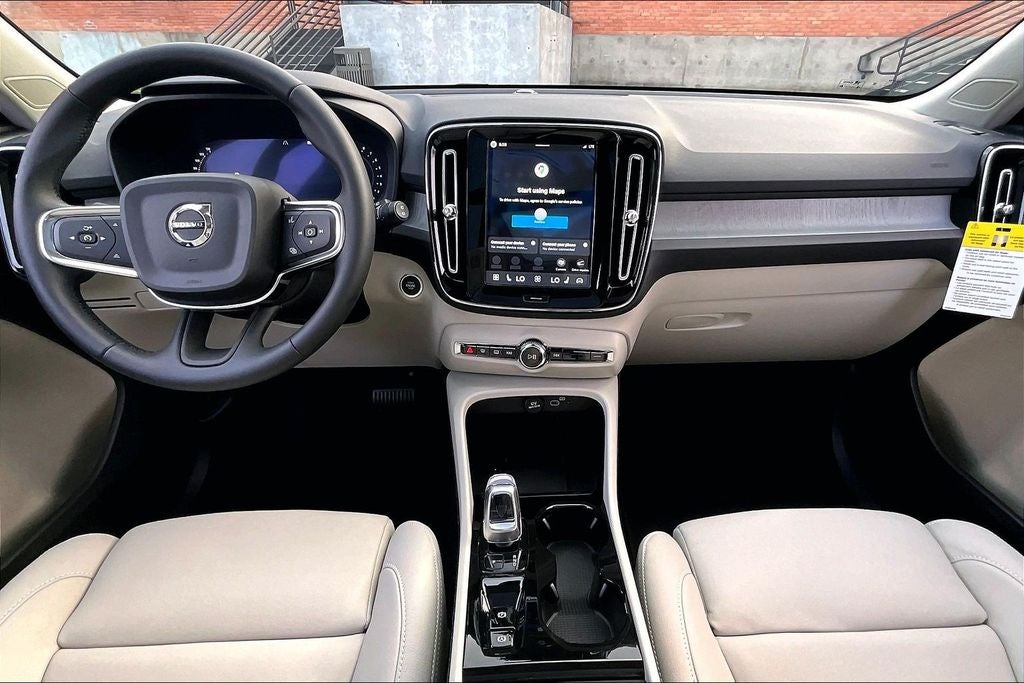 2026 Volvo XC40 B5 Plus