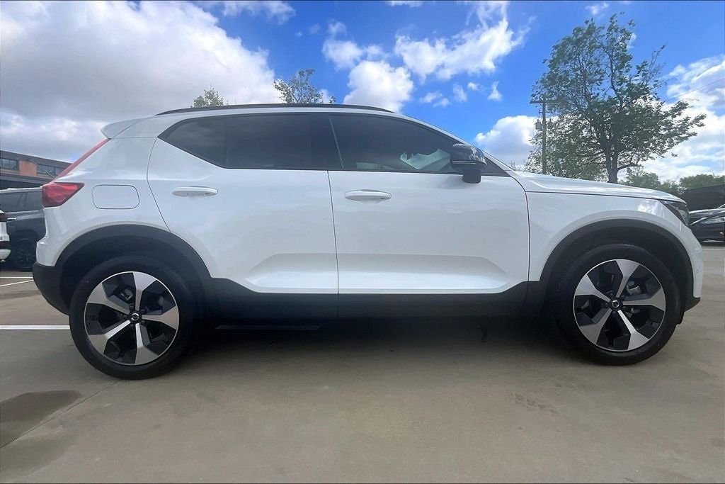 2026 Volvo XC40 B5 Plus