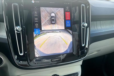 2026 Volvo XC40 B5 Plus