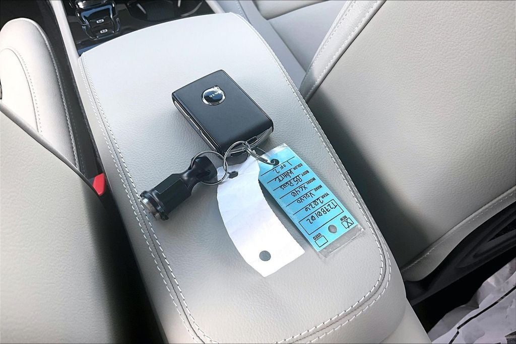 2026 Volvo XC40 B5 Plus