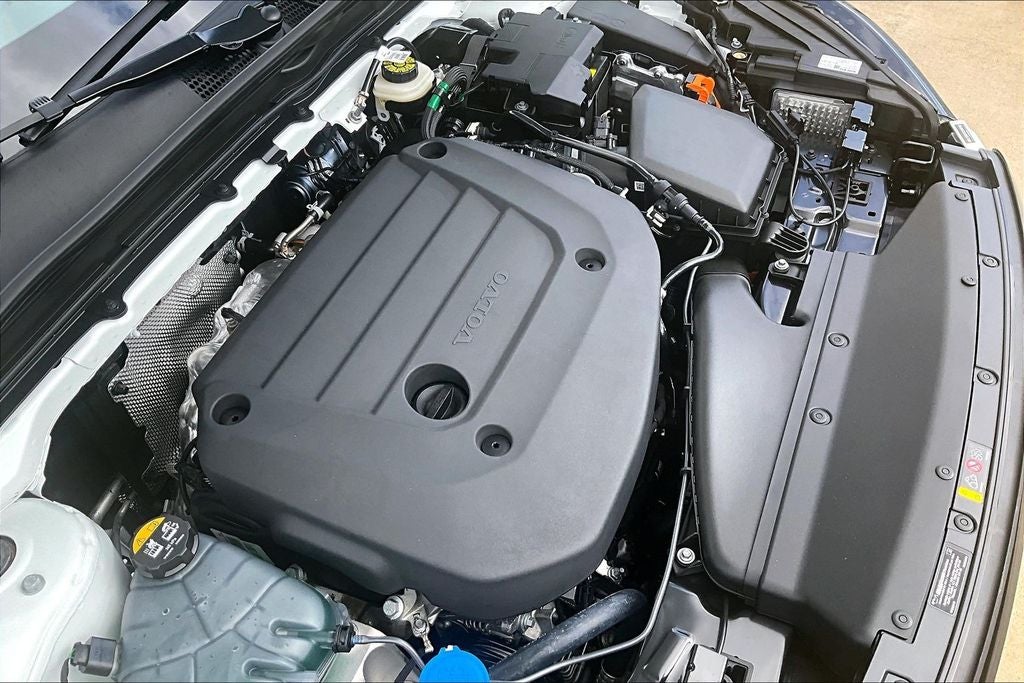 2026 Volvo XC40 B5 Plus