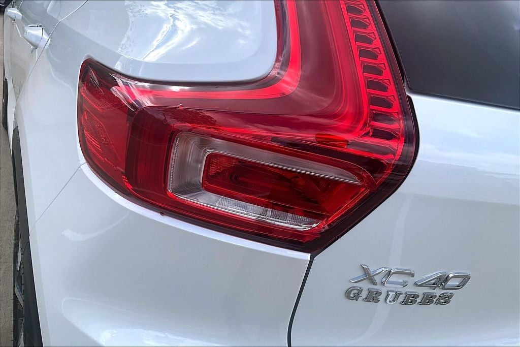 2026 Volvo XC40 B5 Plus