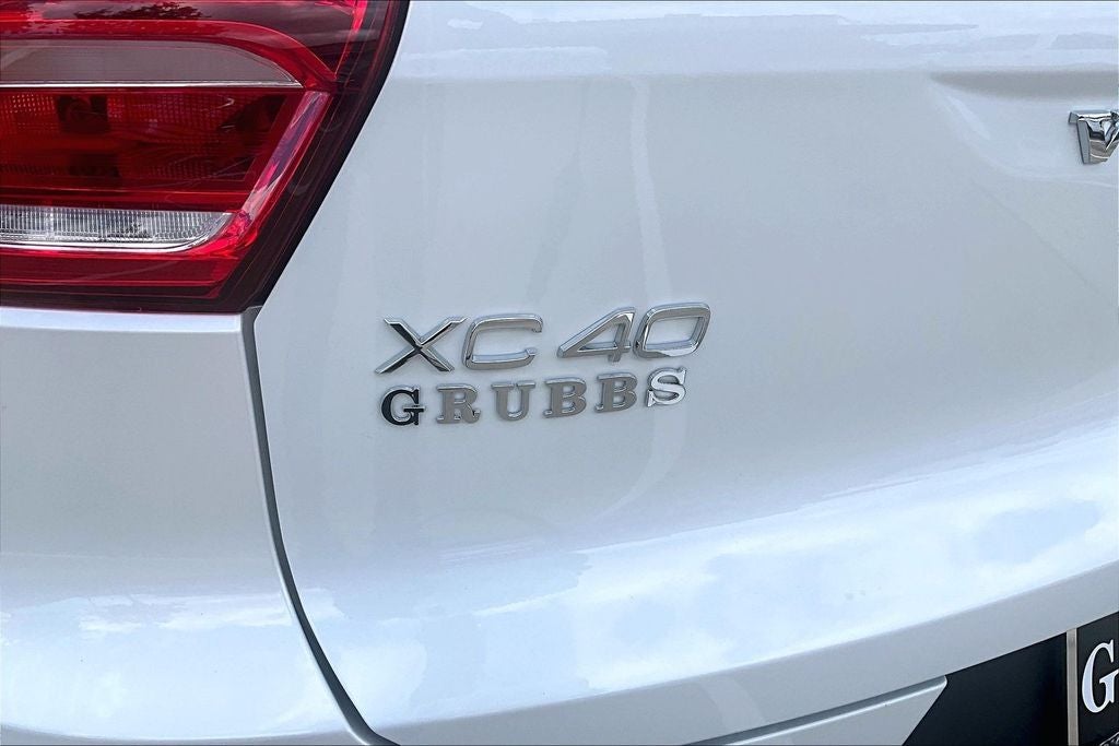 2026 Volvo XC40 B5 Plus