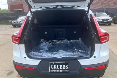 2026 Volvo XC40 B5 Plus