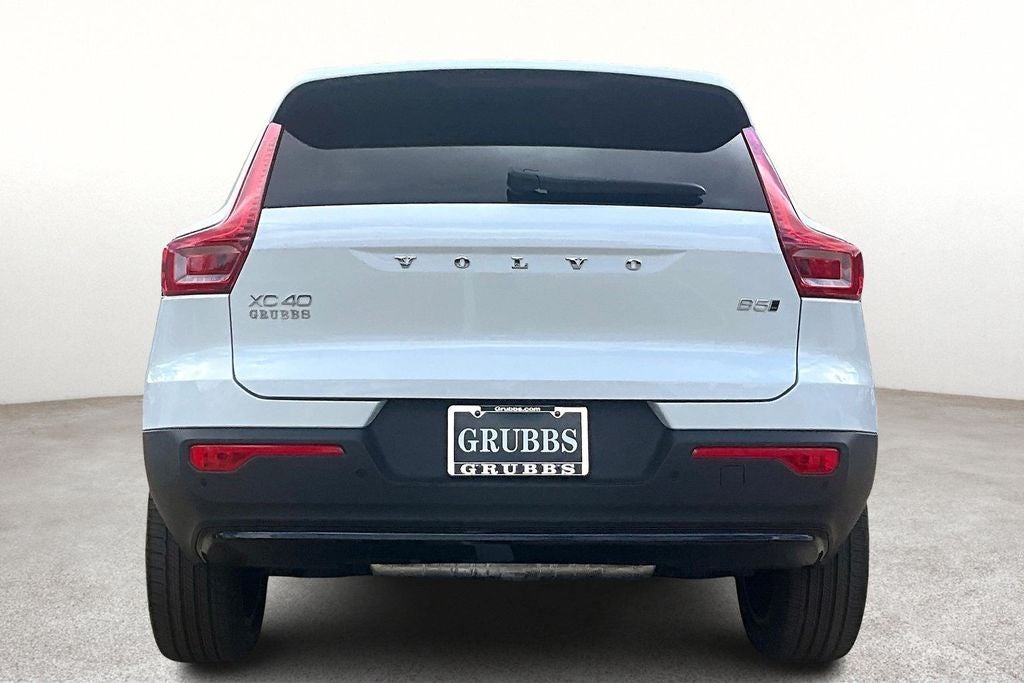 2026 Volvo XC40 B5 Plus
