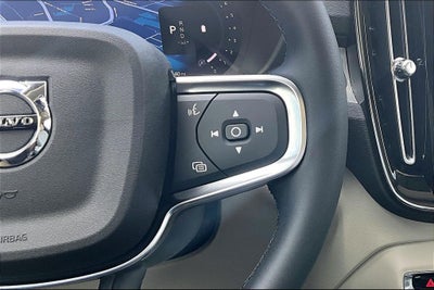 2026 Volvo XC40 B5 Plus