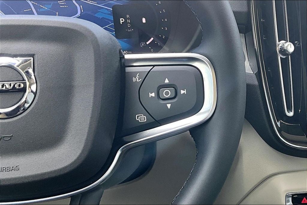 2026 Volvo XC40 B5 Plus