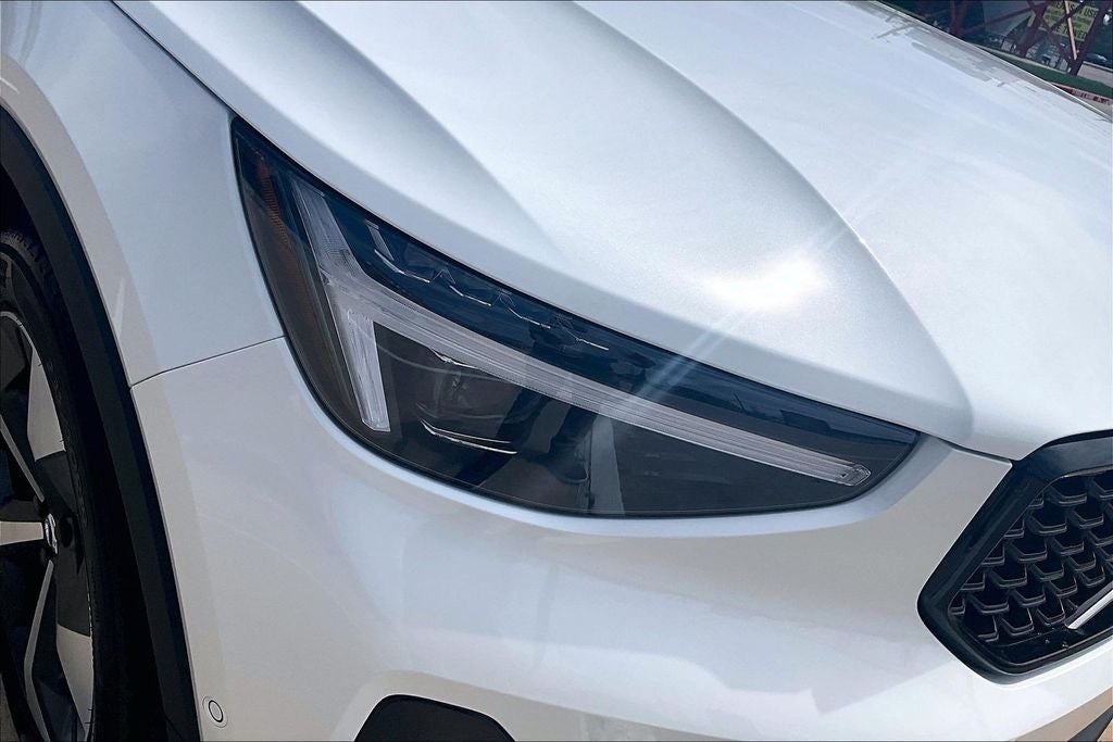 2026 Volvo XC40 B5 Plus