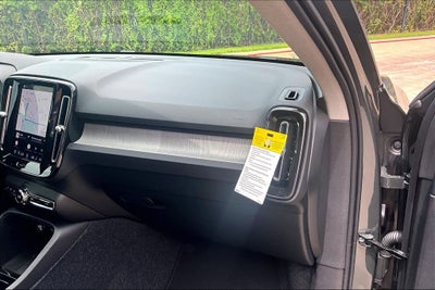 2026 Volvo XC40 B5 Plus