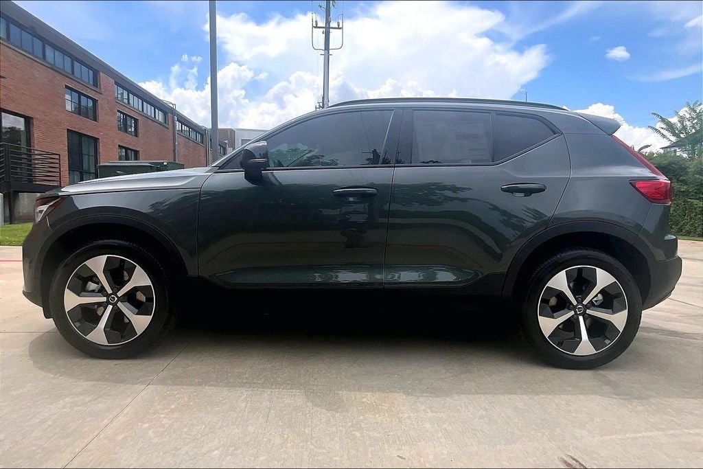 2026 Volvo XC40 B5 Plus