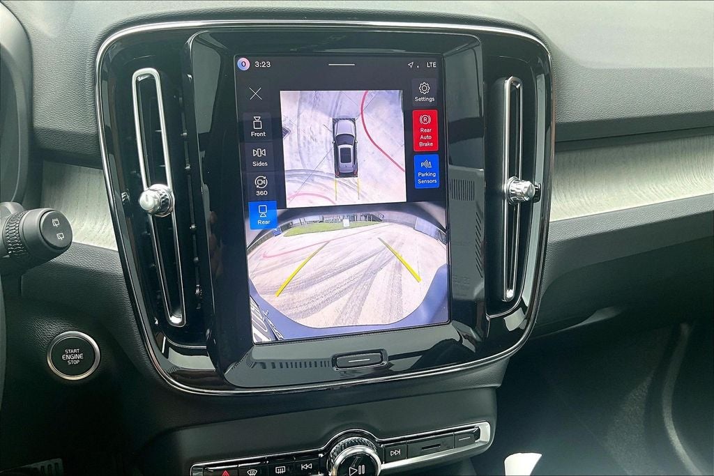 2026 Volvo XC40 B5 Plus