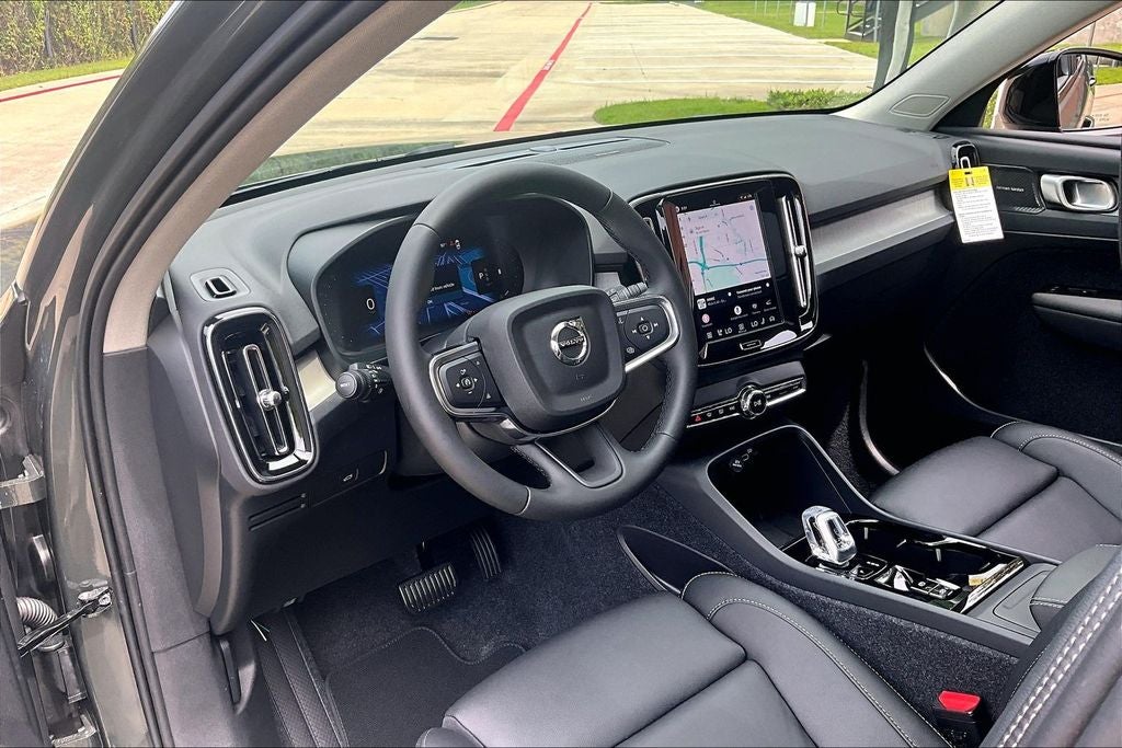 2026 Volvo XC40 B5 Plus