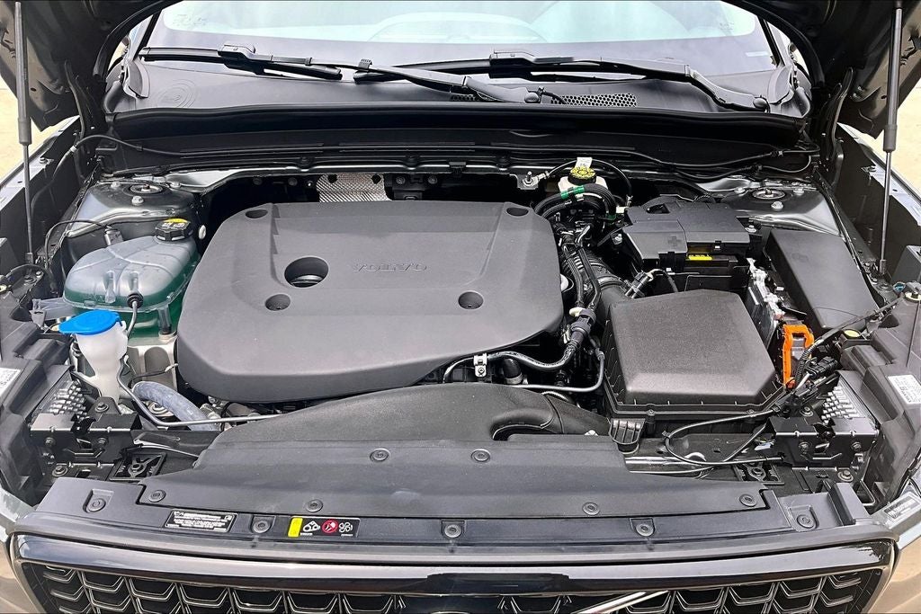 2026 Volvo XC40 B5 Plus