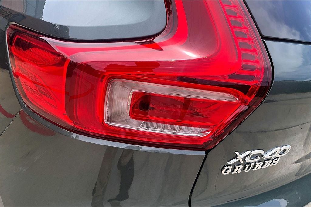 2026 Volvo XC40 B5 Plus