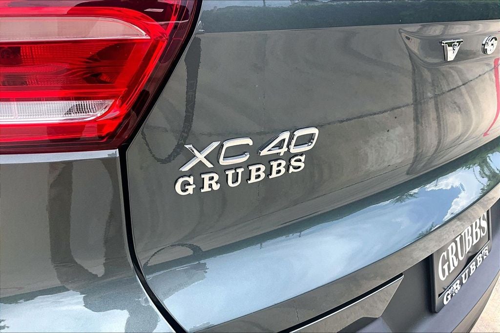 2026 Volvo XC40 B5 Plus
