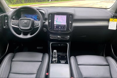 2026 Volvo XC40 B5 Plus