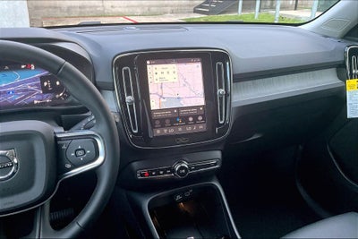 2026 Volvo XC40 B5 Plus