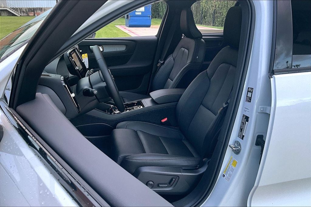 2026 Volvo XC40 B5 Plus