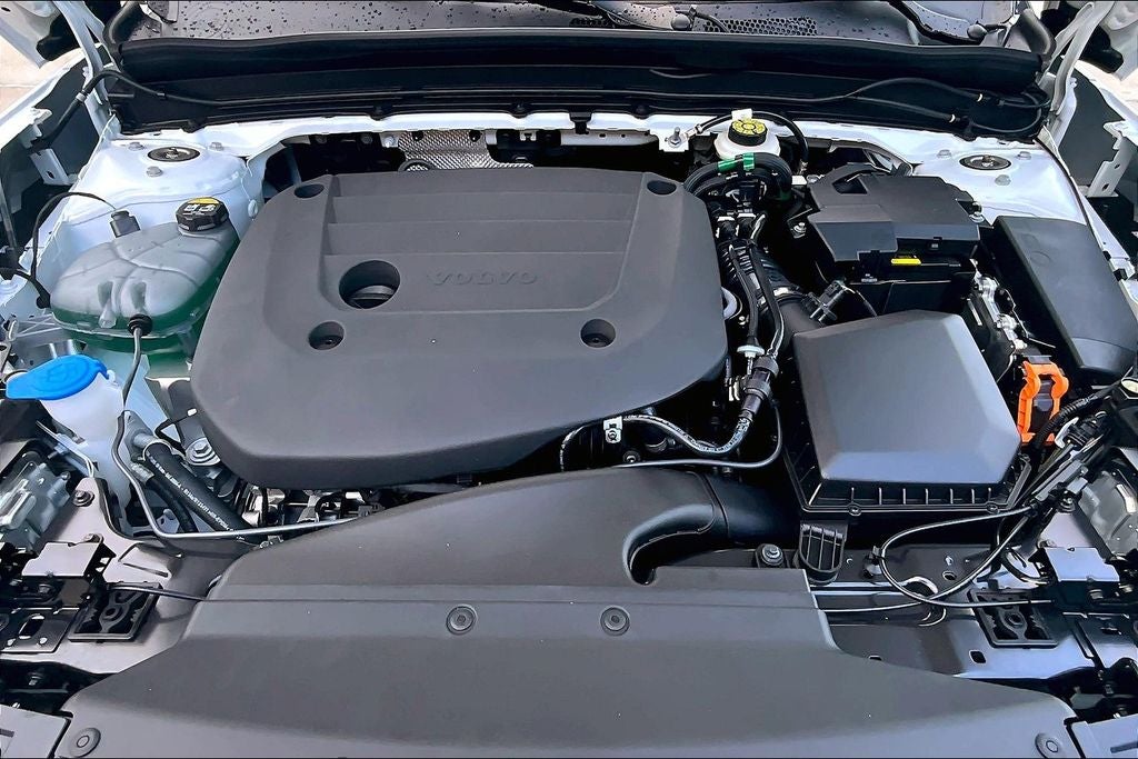 2026 Volvo XC40 B5 Plus