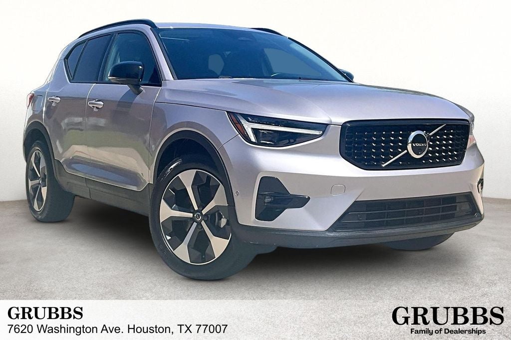 2026 Volvo XC40 B5 Plus