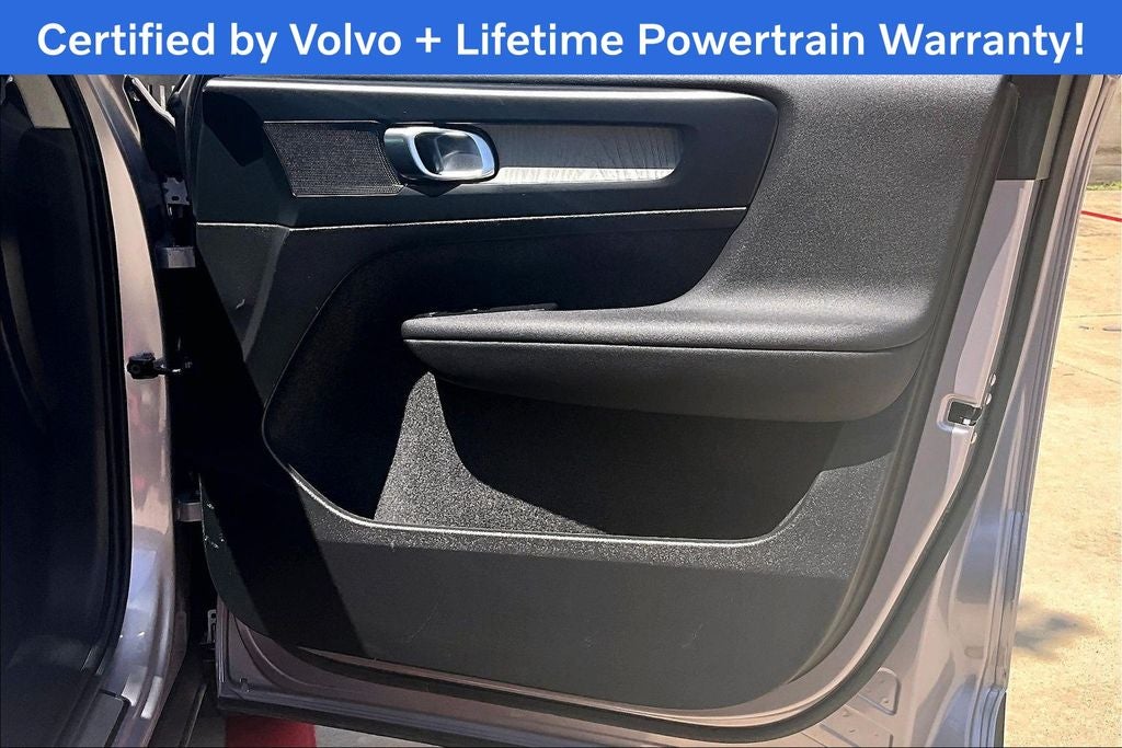 2026 Volvo XC40 B5 Plus