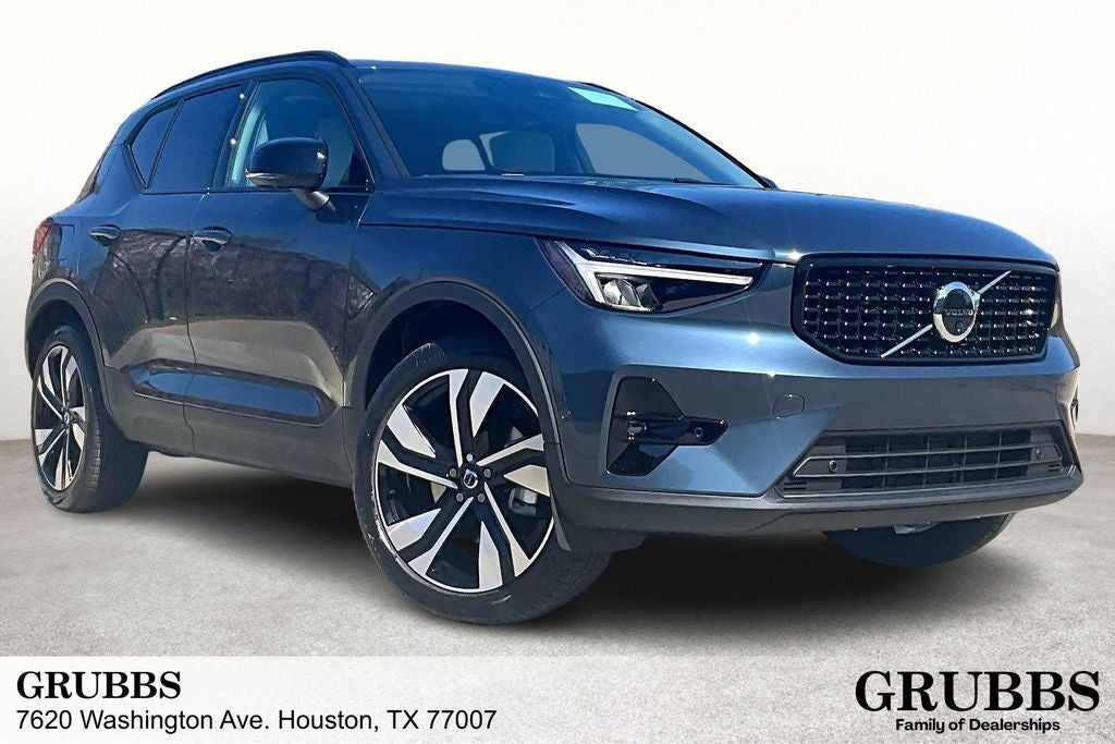 2026 Volvo XC40 B5 Plus