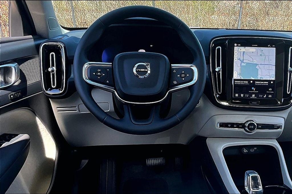 2026 Volvo XC40 B5 Plus