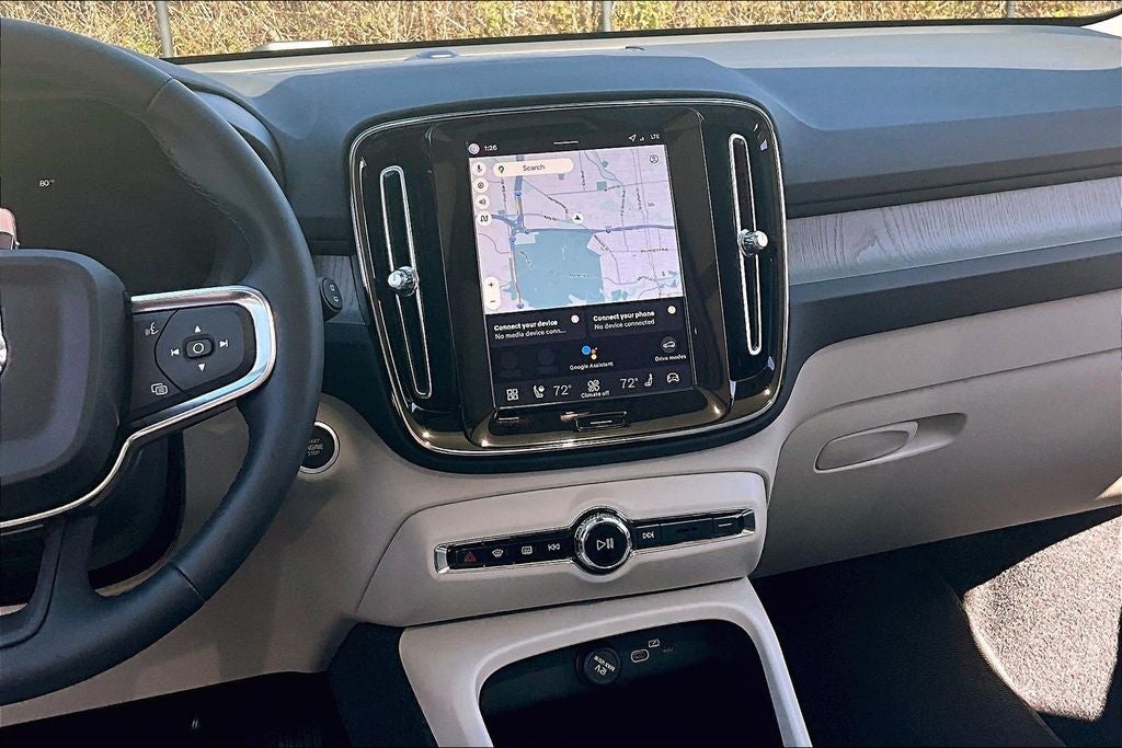 2026 Volvo XC40 B5 Plus