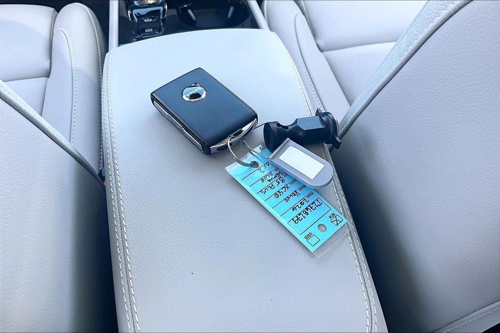 2026 Volvo XC40 B5 Plus