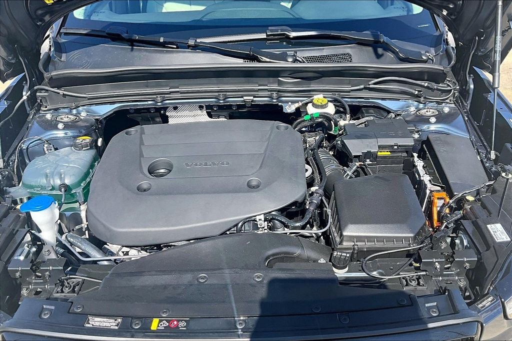 2026 Volvo XC40 B5 Plus