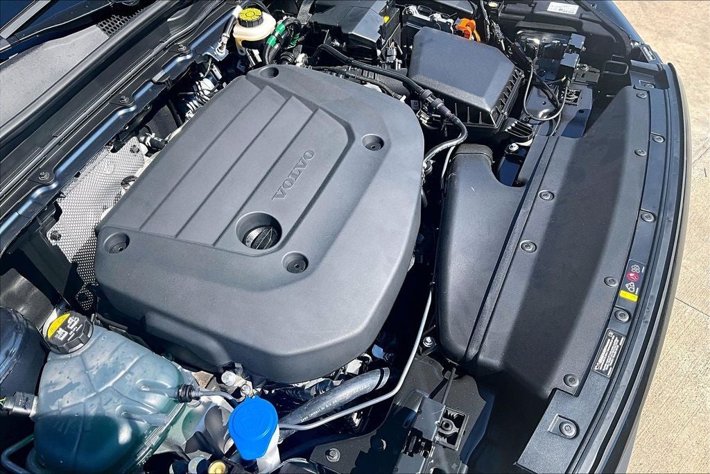 2026 Volvo XC40 B5 Plus