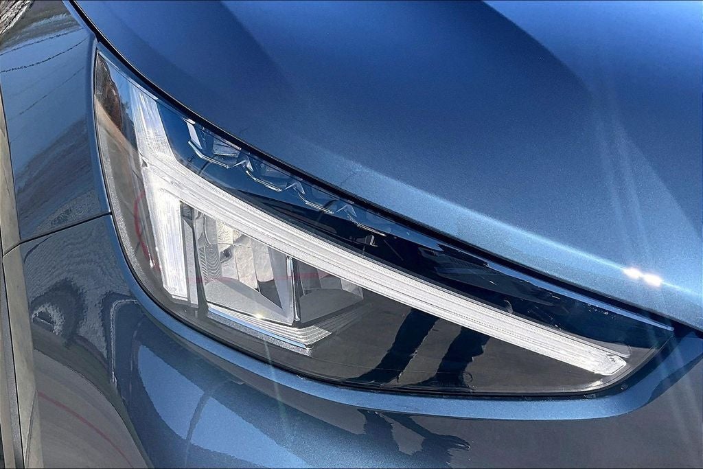 2026 Volvo XC40 B5 Plus