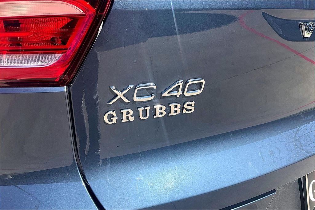 2026 Volvo XC40 B5 Plus