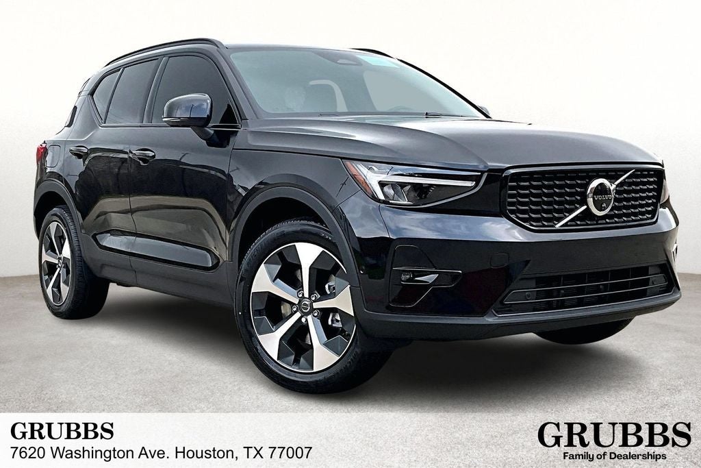 2026 Volvo XC40 B5 Plus