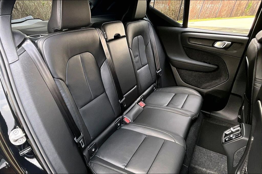 2026 Volvo XC40 B5 Plus