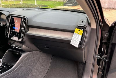 2026 Volvo XC40 B5 Plus