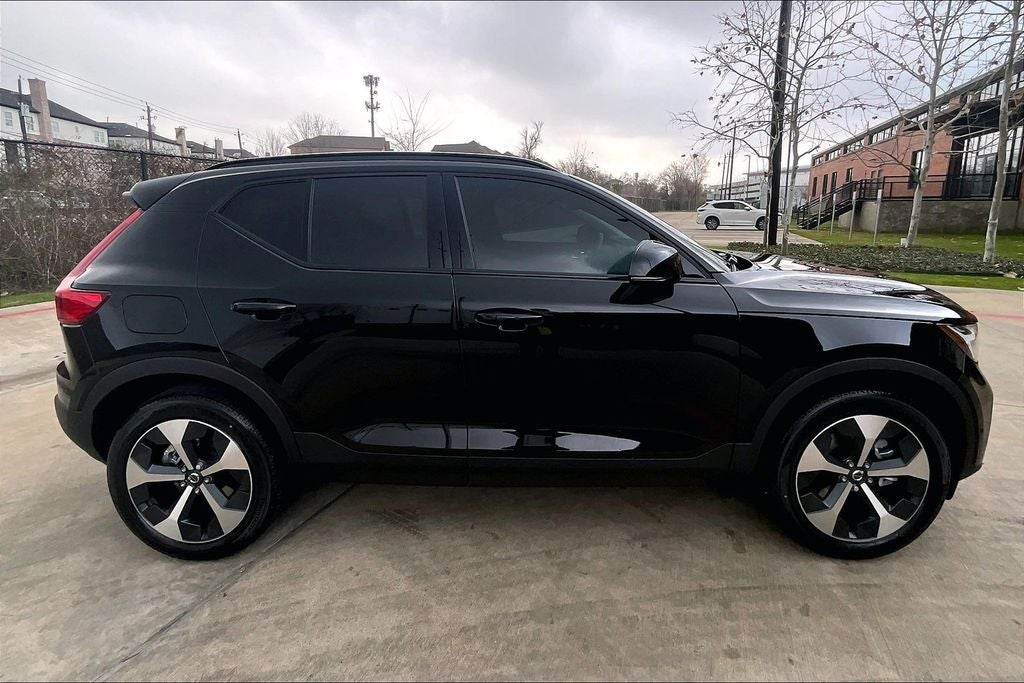 2026 Volvo XC40 B5 Plus