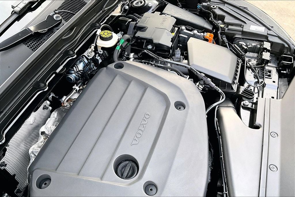 2026 Volvo XC40 B5 Plus