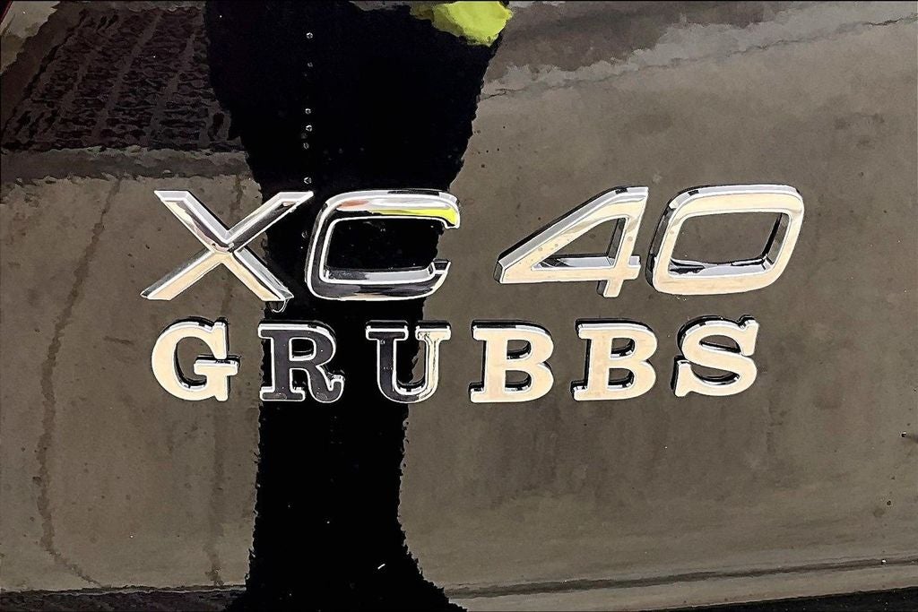 2026 Volvo XC40 B5 Plus