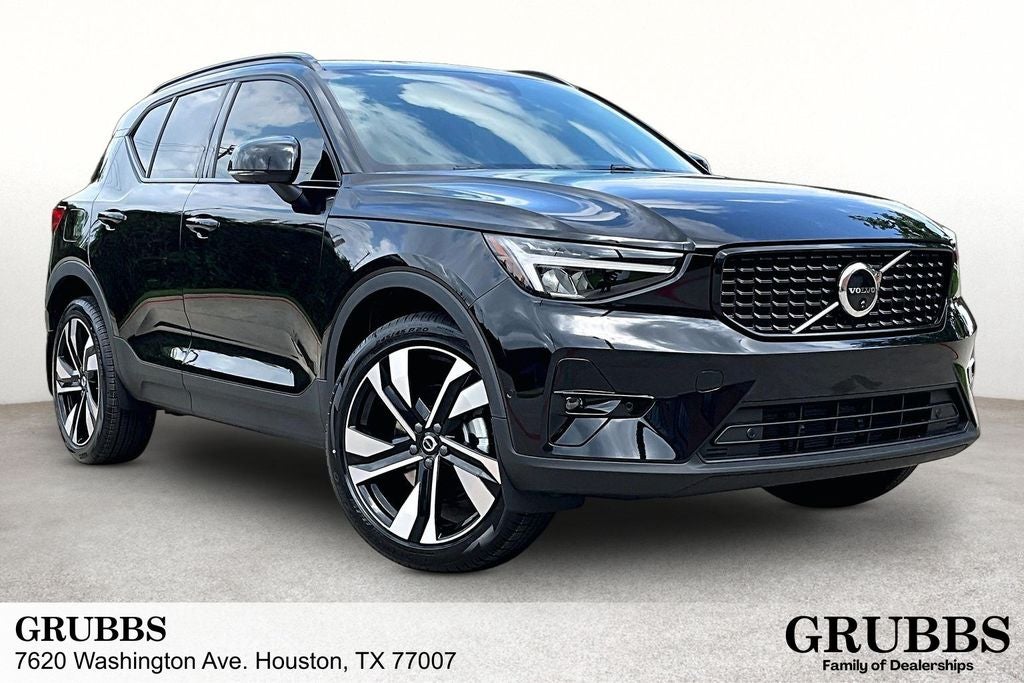 2026 Volvo XC40 B5 Plus