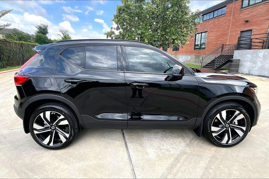 2026 Volvo XC40 B5 Plus