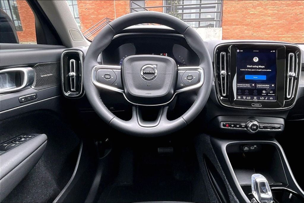 2026 Volvo XC40 B5 Plus