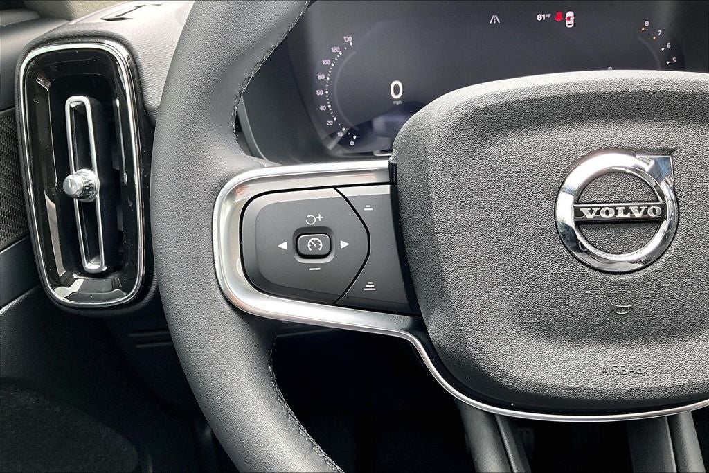 2026 Volvo XC40 B5 Plus