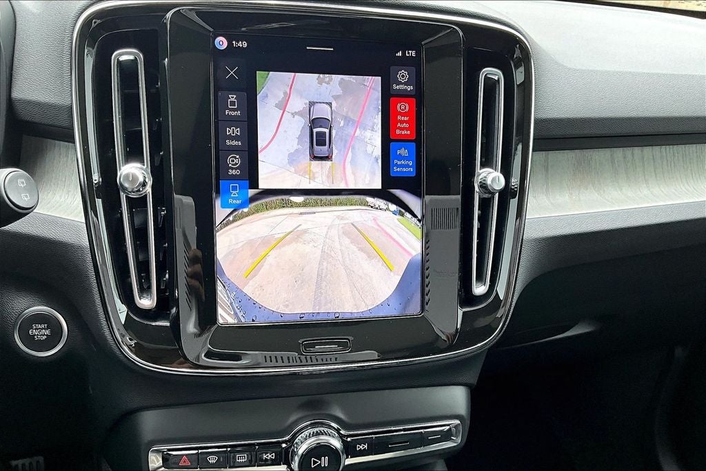 2026 Volvo XC40 B5 Plus