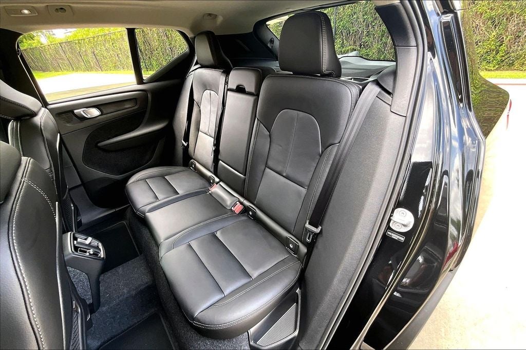 2026 Volvo XC40 B5 Plus