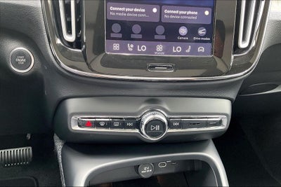 2026 Volvo XC40 B5 Plus