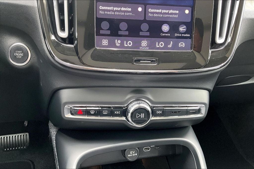 2026 Volvo XC40 B5 Plus