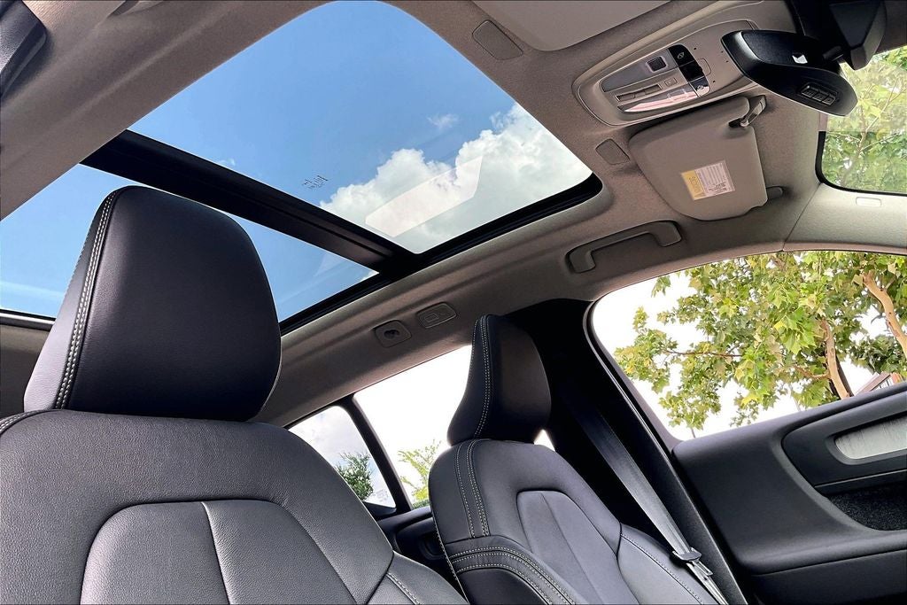 2026 Volvo XC40 B5 Plus