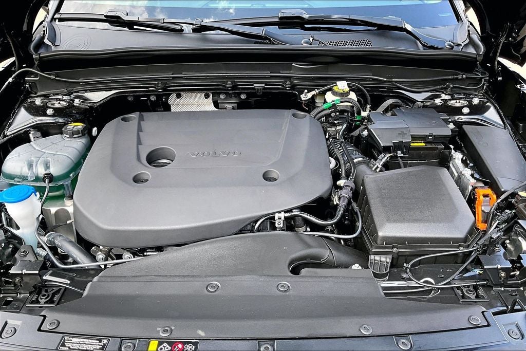 2026 Volvo XC40 B5 Plus