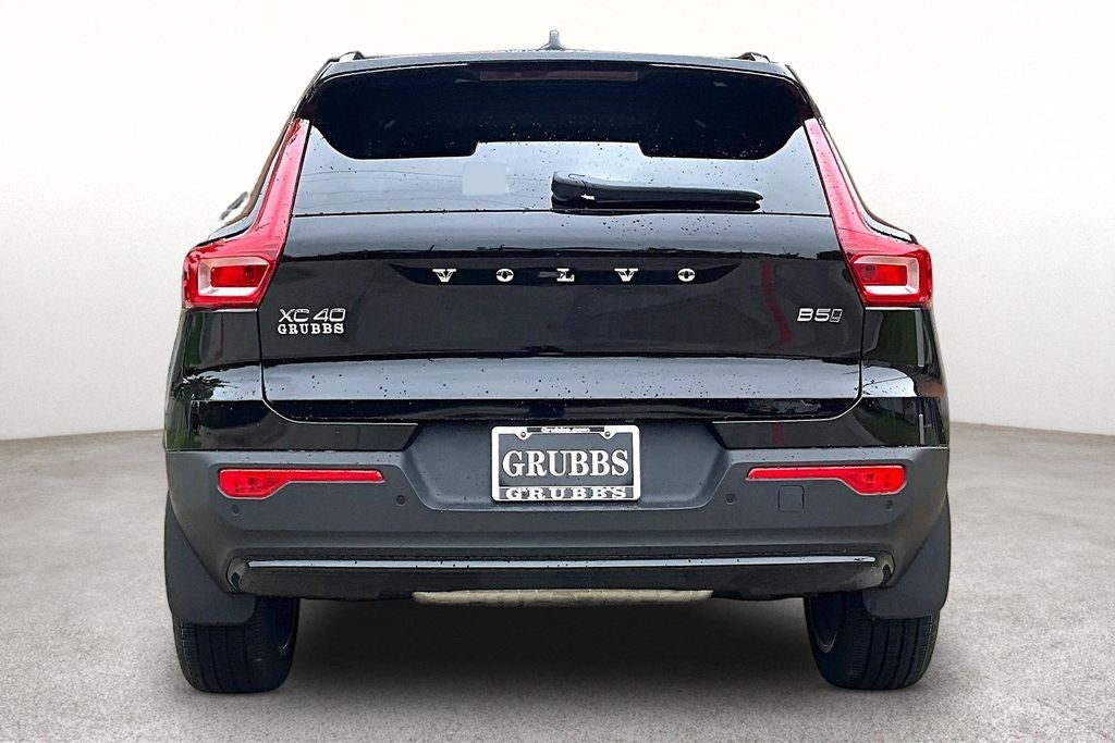 2026 Volvo XC40 B5 Plus
